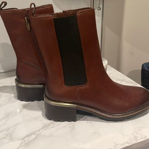 Vince Camuto Women’s Kourtly Chelsea Booties